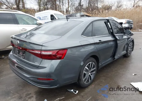 2025 Volkswagen Jetta 1.5T Se from USA, damaged, VIN 3VWEX7BU2SM088380